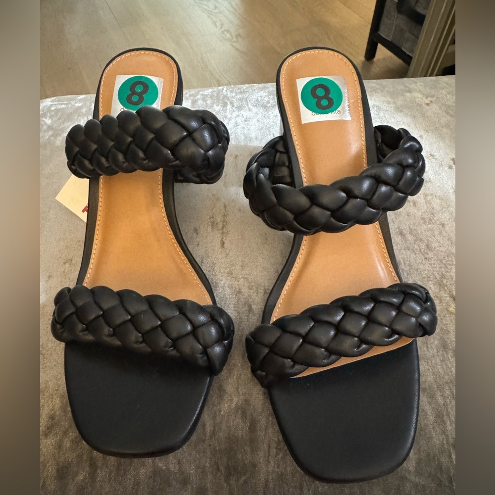 NWT Dolce vita Hardey sandal. Black. Size 8